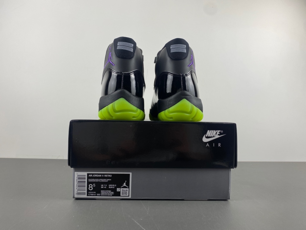 Air Jordan 11  CT8012-003