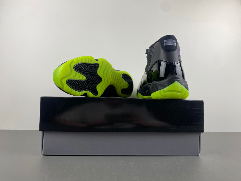 Air Jordan 11  CT8012-003