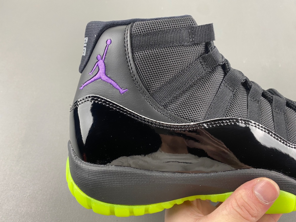 Air Jordan 11  CT8012-003